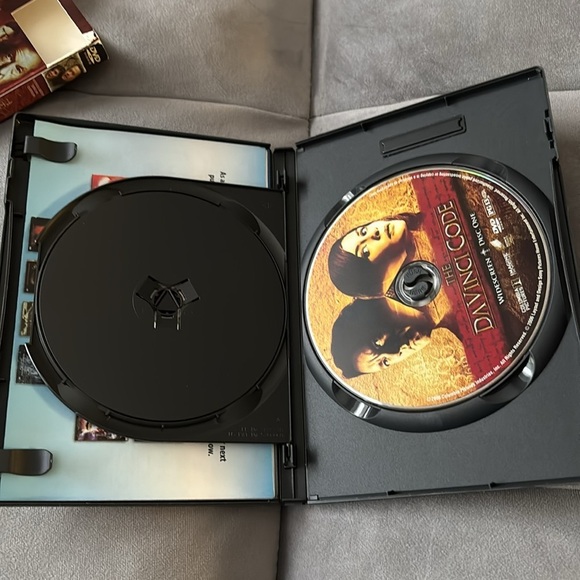 The Da Vinci Code 2-Disc Widescreen Special Edition DVD - Picture 4 of 4